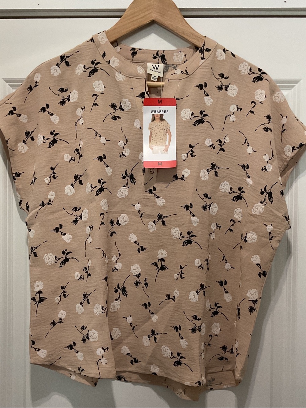Wrapper Beige Floral Short Sleeve Top with Black and White Print